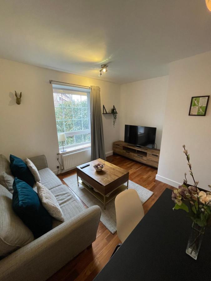Spacious Flat Opposite The Oval Apartment Londra Exterior foto