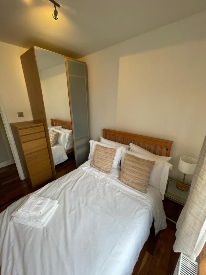 Spacious Flat Opposite The Oval Apartment Londra Exterior foto
