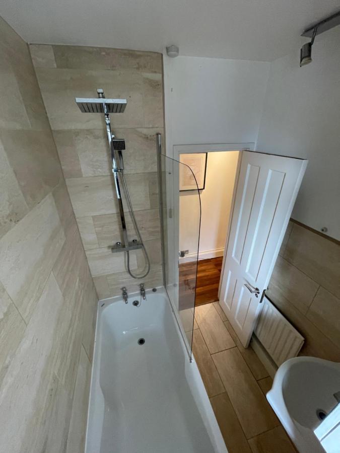 Spacious Flat Opposite The Oval Apartment Londra Exterior foto